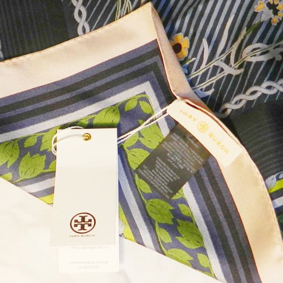 Tory Burch $228 Homage to the Flower Silk Square - Picture 4 of 4